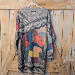 NWT.   FUN SPORT SIZE MEDIUM ABSTRACT DESIGN SWEATER DRESS